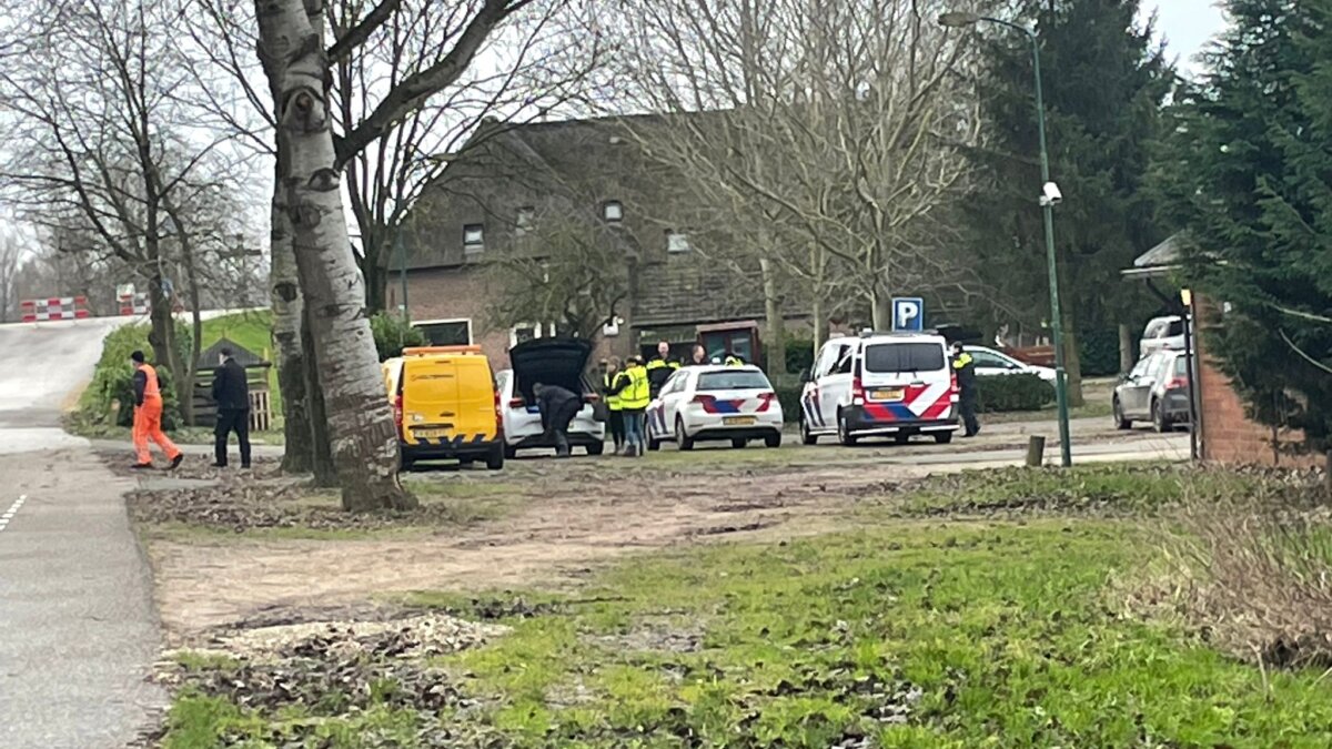 Illegale bouwwerken worden verwijderd bij Bert's Animal Verhuur