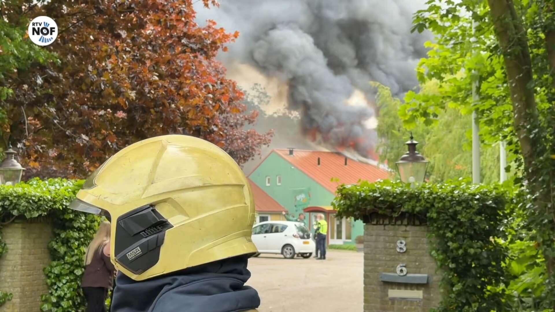 De loods van SanjesZoo brandde volledig af